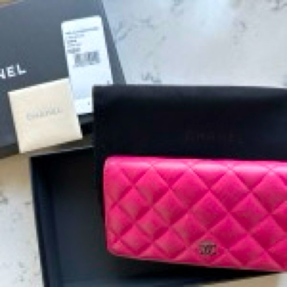 chanel wallet - Picture 1 of 2